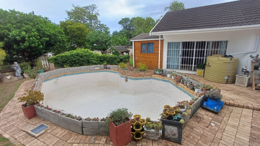 5 Bedroom Property for Sale in Vanes Estate Eastern Cape